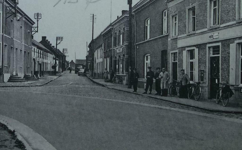 Carte Postale Wiers La Poste et la rue Paul-Henri Spaak, Collections, Enlèvement ou Envoi, Non affranchie, Hainaut