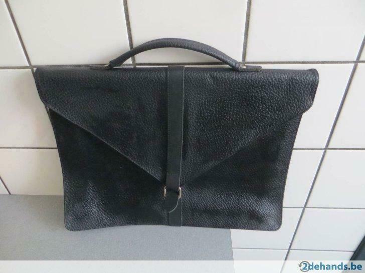 Aktetas, Gebruikt, Zwart