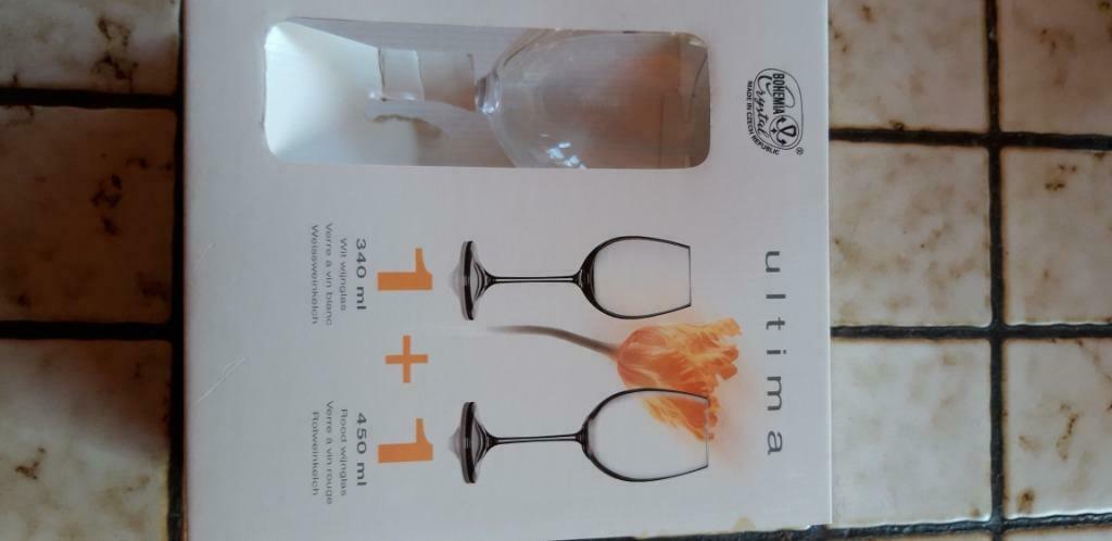 2 verres en cristal de bohème vin rouge et vin blanc, Enlèvement ou Envoi, Neuf, Autres types