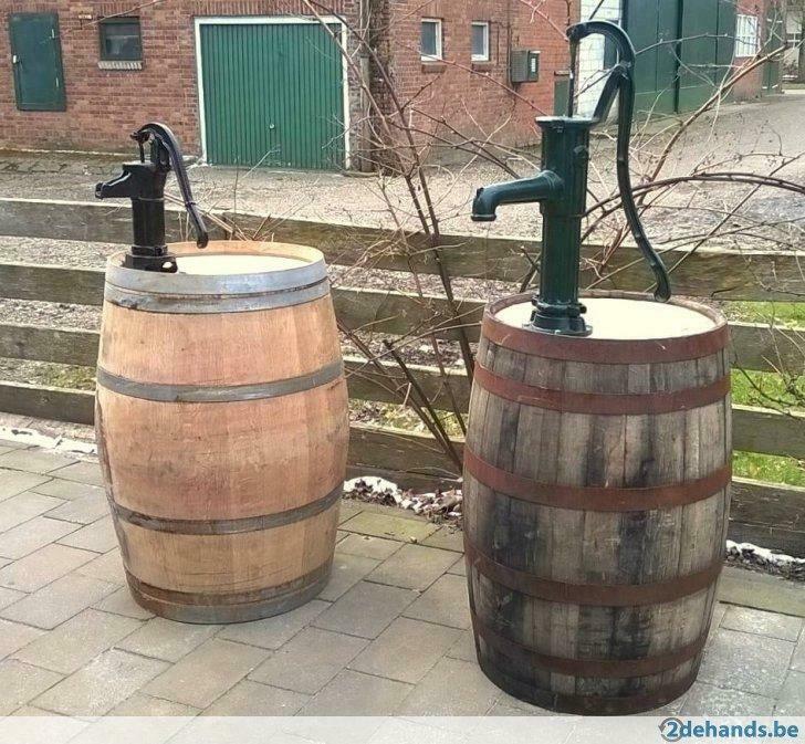 Eiken regenton met nieuwe werkende handpomp; wijnvaten, kuip, Tuin en Terras, Nieuw