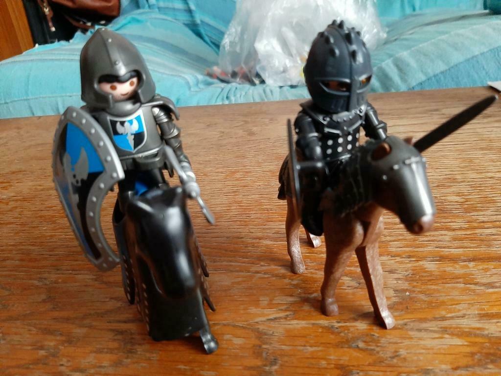 Chevaliers avec leurs chevaux, Enlèvement ou Envoi, Comme neuf