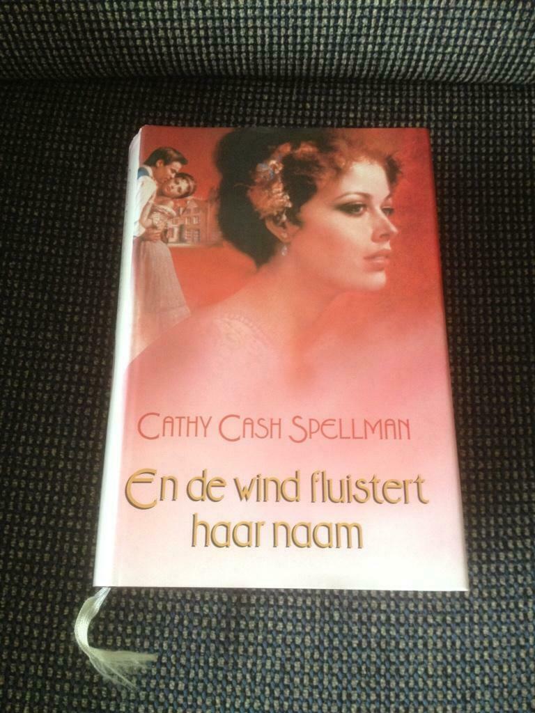 Spellman : En de wind fluistert haar naam, Boeken, Ophalen of Verzenden, Gelezen