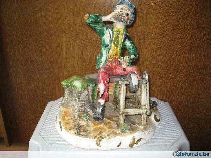 Beeld Capodimonte : messenslijper, Antiek en Kunst