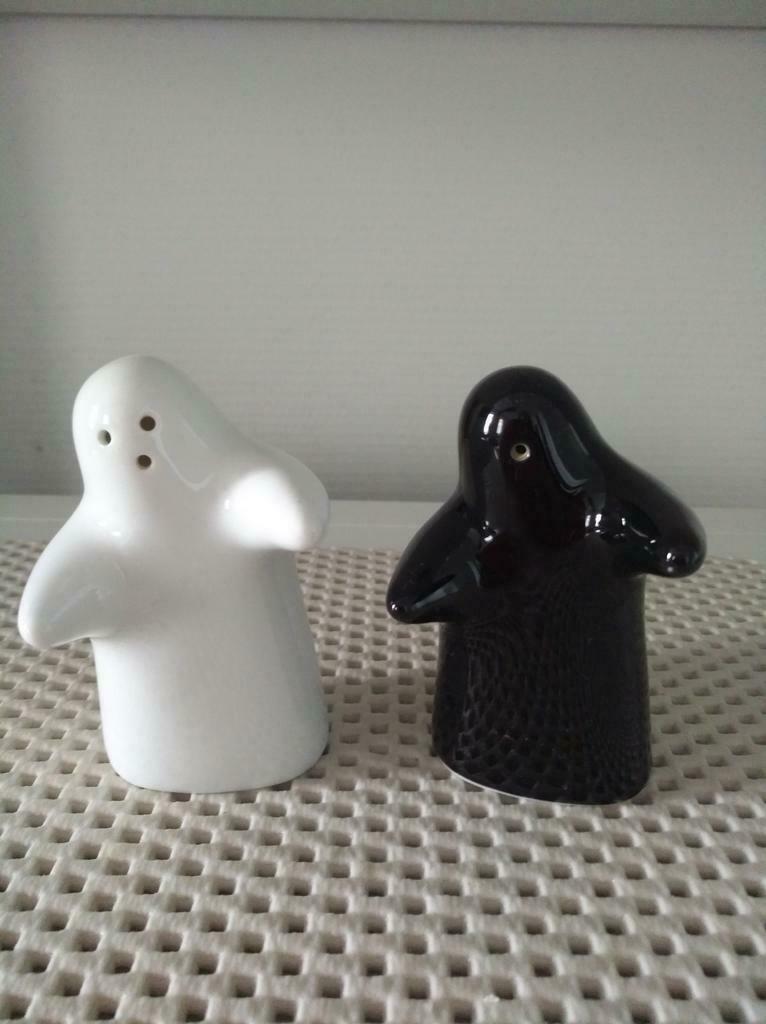 Set Poivre et sel «Petits fantômes» blanc et noir/vaches, Collections, Enlèvement ou Envoi, Comme neuf