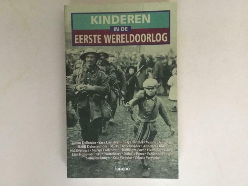 Kinderen in de eerste Wereldoorlog., Ophalen of Verzenden, Zo goed als nieuw