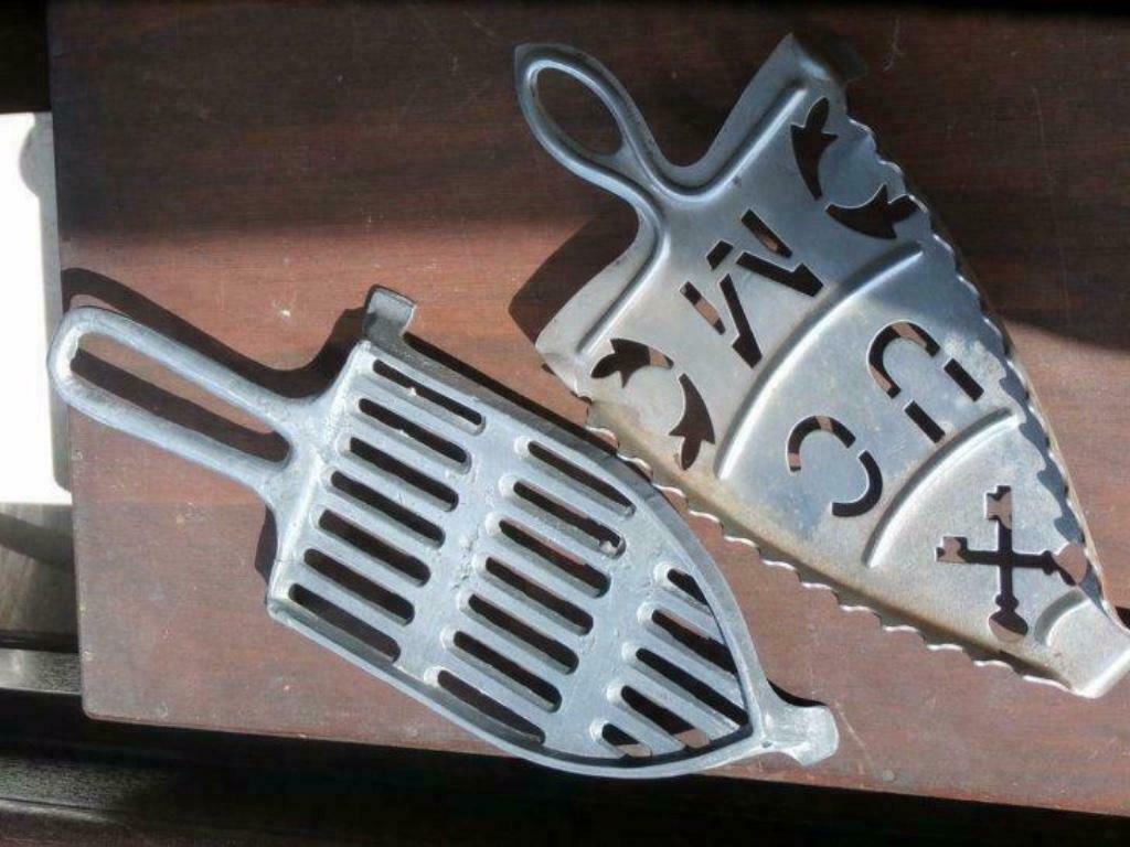 2 sous-verres en fer antique, Enlèvement ou Envoi