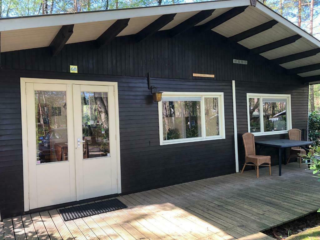 Te huur bos chalet 9 km van Maastricht, Vakantie, In bos, Tv, 2 slaapkamers, Recreatiepark
