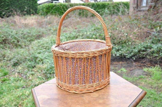 panier rond en rotin avec tissu intérieur, Maison & Meubles, Accessoires pour la Maison | Plataux & Paniers, Enlèvement ou Envoi