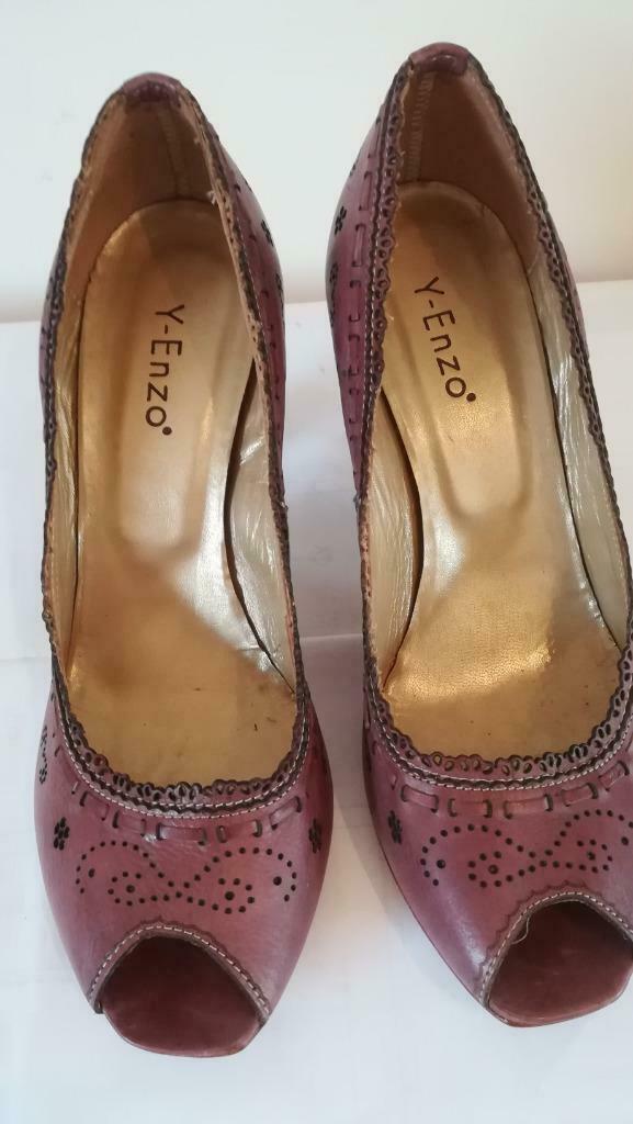 797A * Y-ENZO sexy aubergine tt lederen peep toe pumps (39), Kleding | Dames, Verzenden, Zo goed als nieuw, Pumps