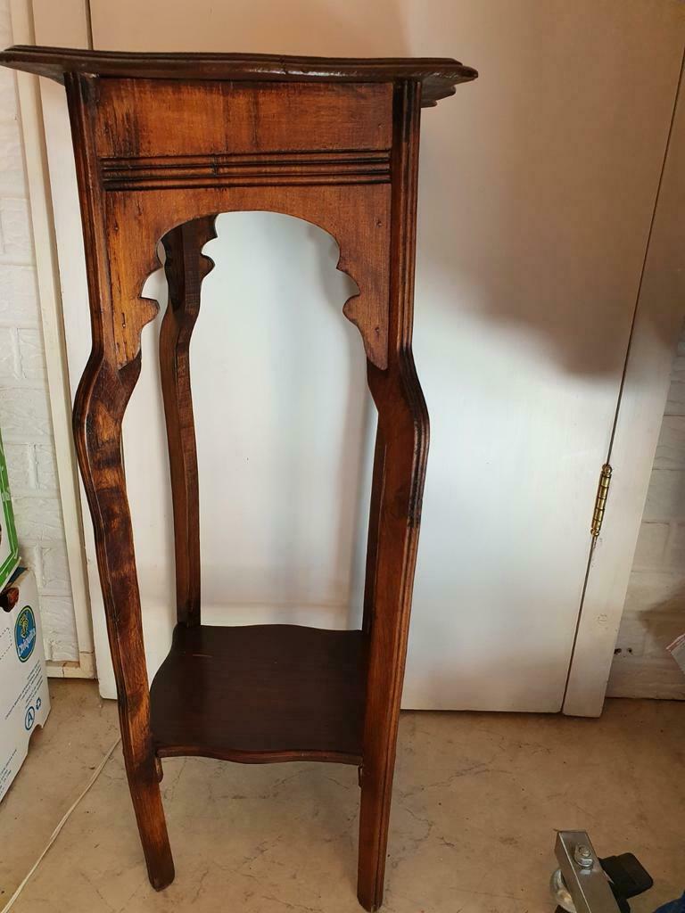 Belle sellette en bois., Antiquités & Art, Antiquités | Meubles | Tables, Enlèvement