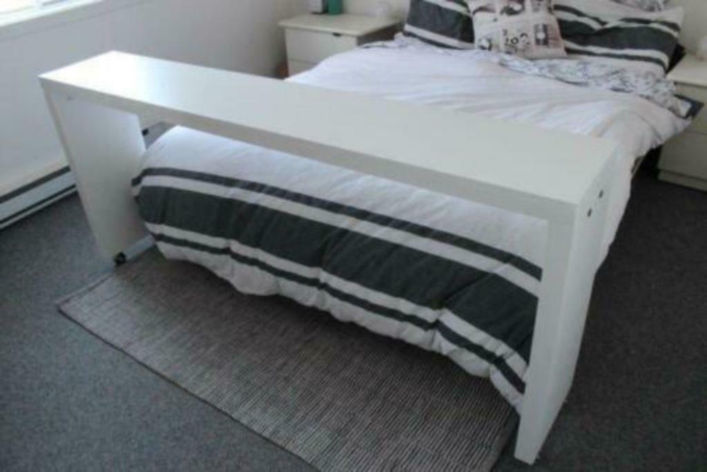 cherche table de lit MALM, Maison & Meubles, Enlèvement ou Envoi