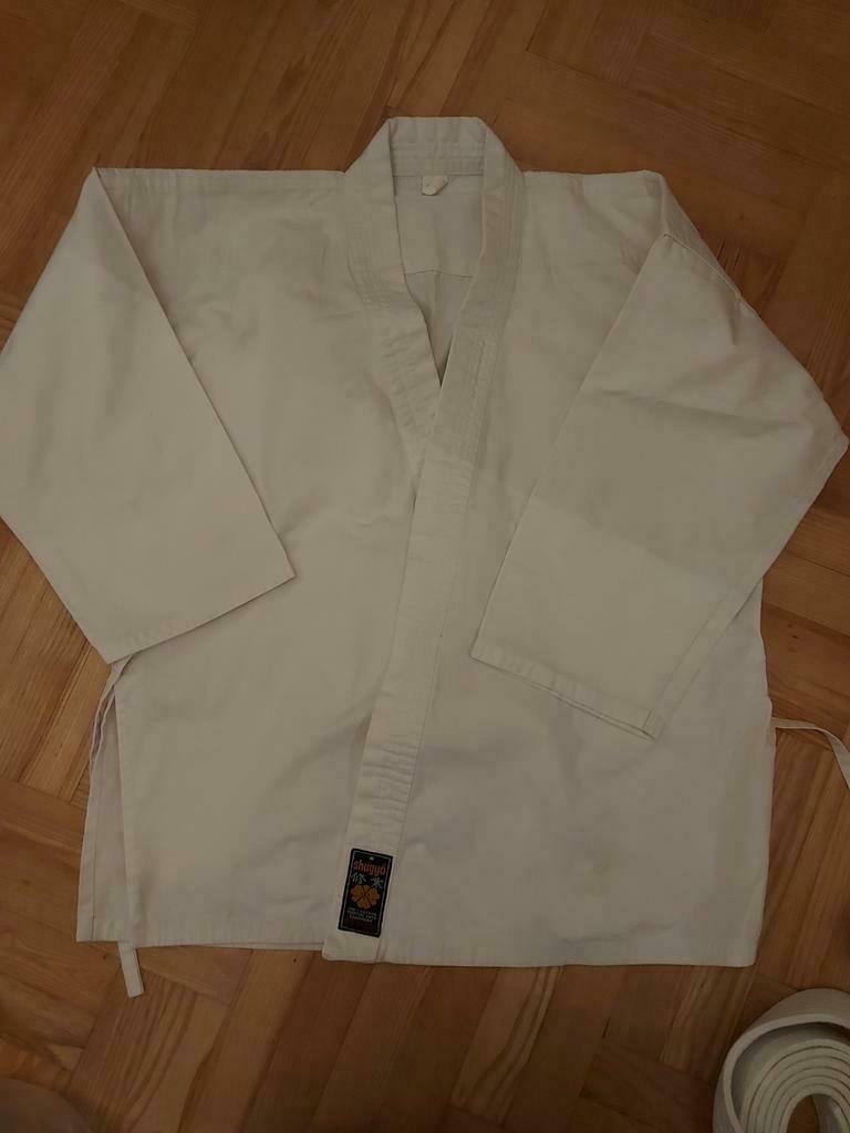 Karategi/ kimono Shuggy-Budogi pour enfant 10 ans, Sport en Fitness, Ophalen, Zo goed als nieuw, Karate, Vechtsportkleding