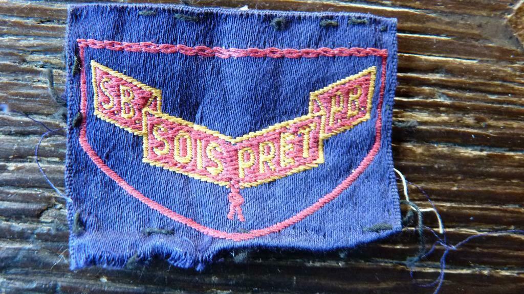 Ancien insigne scout belge seconde classe, n2, Collections, Scoutisme, Enlèvement ou Envoi, Utilisé, Emblème, Broche ou Badge