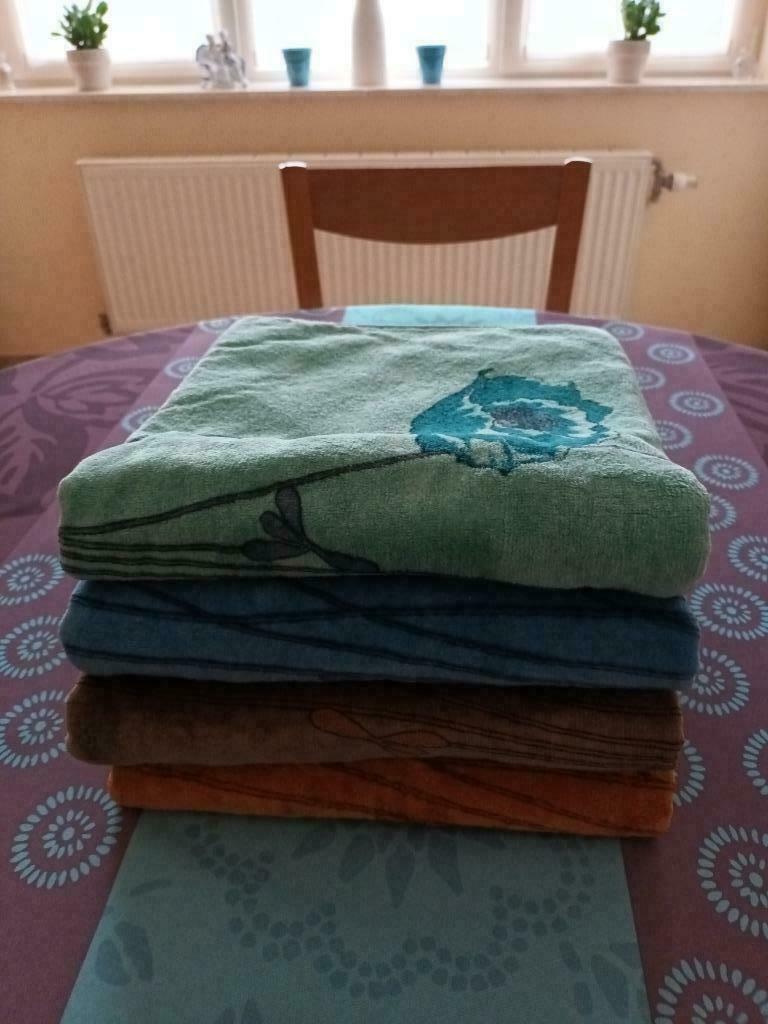 Essuie-mains en éponge, Maison & Meubles, Enlèvement ou Envoi, Neuf, Autres couleurs, Serviette