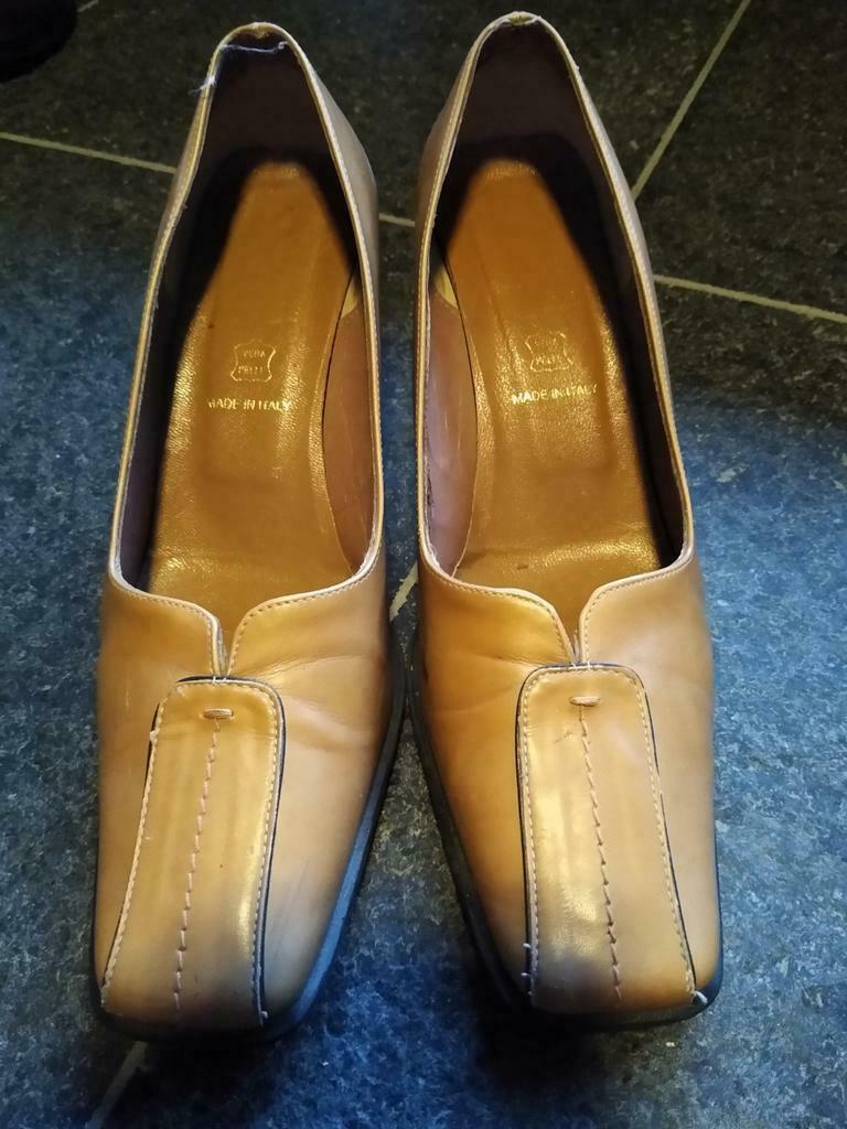 Chaussure rétro en cuir, mt38, fabrication italienne, ANDERE, Enlèvement ou Envoi, Beige, Chaussures à haut talons