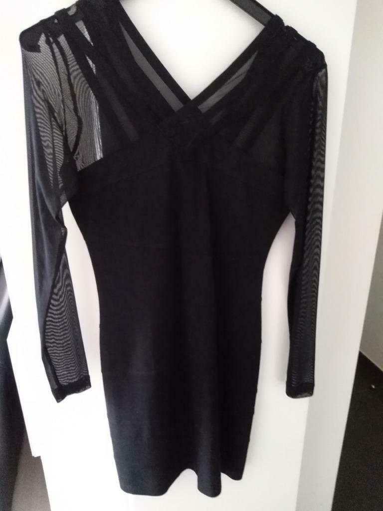 Robe noire (petite robe noire) taille moyenne, Taille 38/40 (M), Enlèvement ou Envoi, Au-dessus du genou, Comme neuf