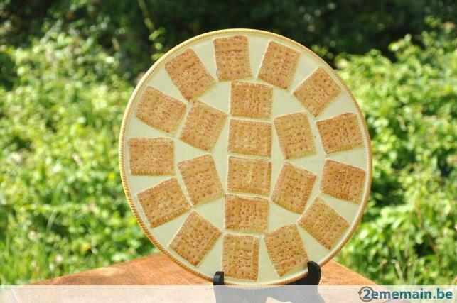 plat a tarte en faience decor biscuit