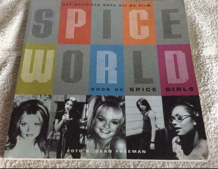 Livre des Spice Girls sur le film., Collections, Enlèvement ou Envoi, Comme neuf, Livre, Revue ou Article