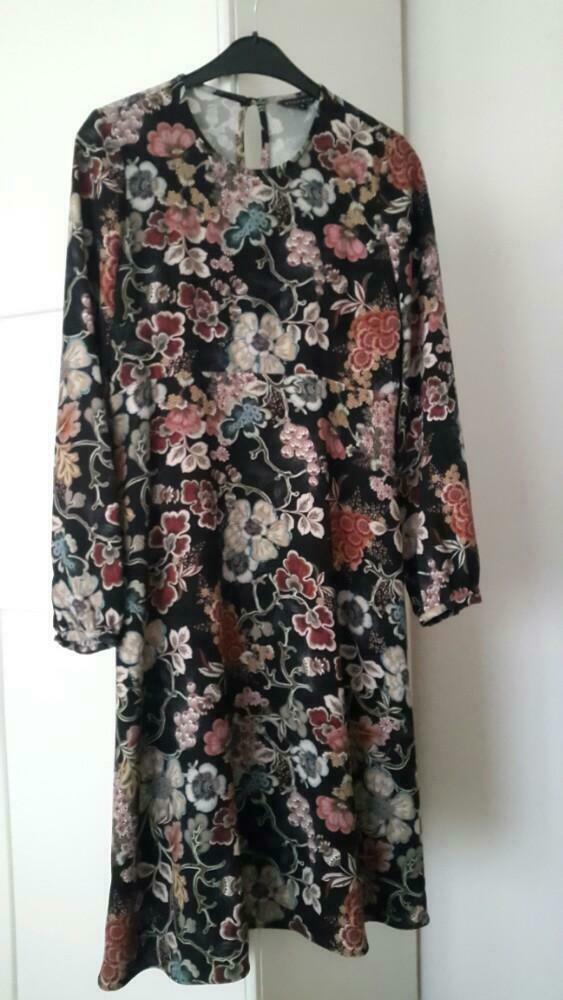 halflang gebloemd kleed met lange mouwen maat 38 TINTORETTO, Vêtements | Femmes, Enlèvement ou Envoi, Comme neuf, Taille 38/40 (M)