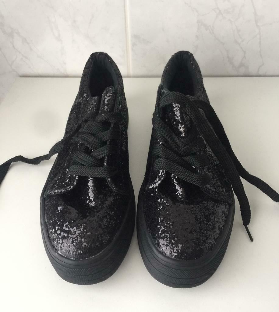 Nieuwe zwarte sneakers!, Ophalen of Verzenden, Nieuw, Sneakers