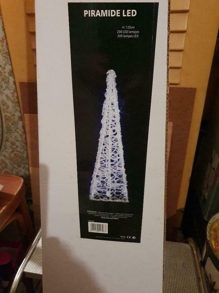 Piramide sapin lampes led blanc froid 200 lampes, Maison & Meubles, Enlèvement, Comme neuf, Synthétique, 75 cm ou plus