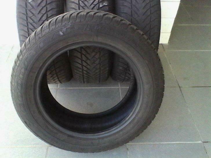 205 60 R16 92H  Goodyear Eagle ULTRA GRIP MS   winterbanden, Enlèvement, Utilisé