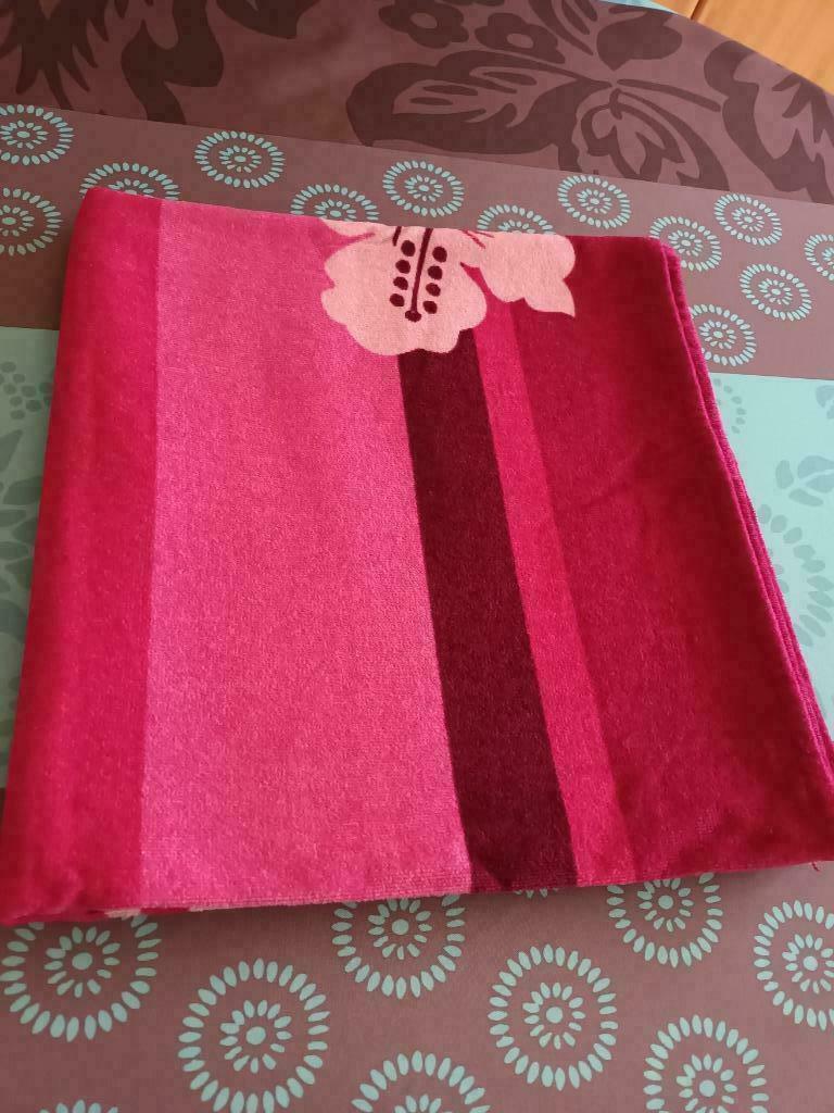 Essuie-mains, Maison & Meubles, Salle de bain | Linge de bain & Accessoires, Enlèvement ou Envoi, Neuf, Rose, Serviette