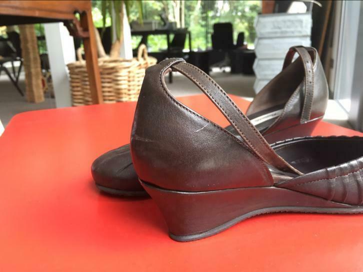 Bruine sleehak, nauwelijks gedragen. Maat 37. Benoîte C, Ophalen of Verzenden, Zo goed als nieuw, Bruin