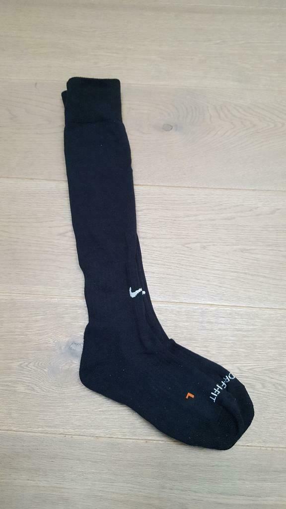 Voetbalkousen zwart van Nike DRI - FIT maat 36 tot 38, Enlèvement ou Envoi, Comme neuf, Autres types