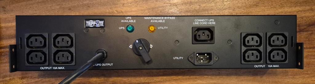 TRIPP-LITE PDUBHV10, 10A 8 uitgangen, Computers en Software, Noodvoedingen (UPS), Ophalen of Verzenden