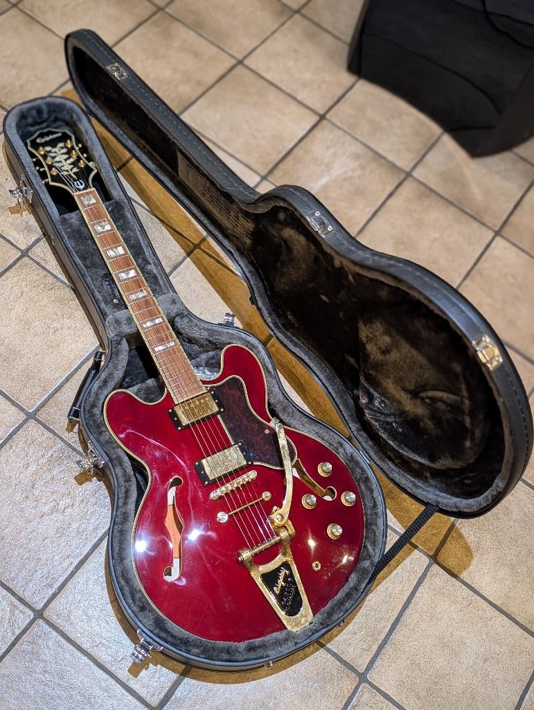 Zeldzame Epiphone sheraton II pro mét Bigsby - wine red, Muziek en Instrumenten, Ophalen, Zo goed als nieuw, Semi-solid body, Epiphone