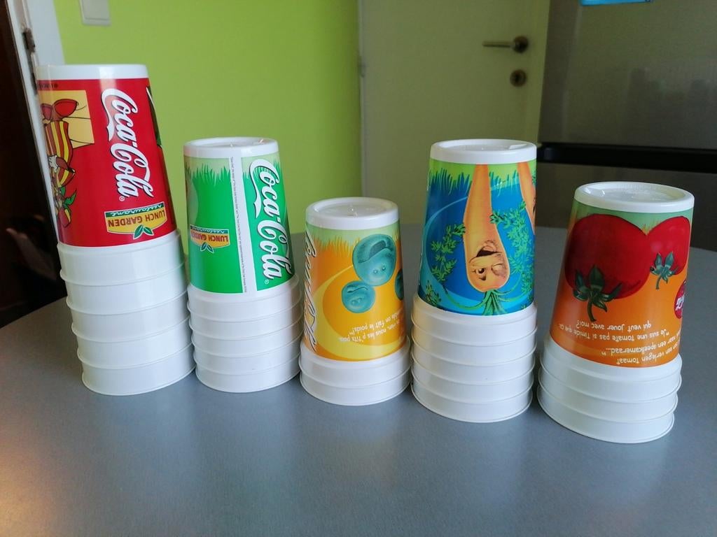 Lot met plastieken bekers 20 stuks, Ophalen of Verzenden