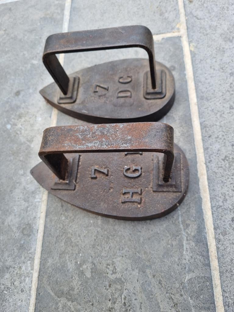 2 antieke strijkijzers, Antiek en Kunst, Ophalen