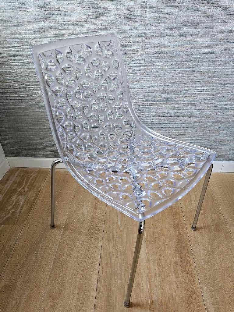5 chaises au design moderne — transparentes et élégantes, Modern, elegant, transparant, Autres couleurs, Métal, Comme neuf