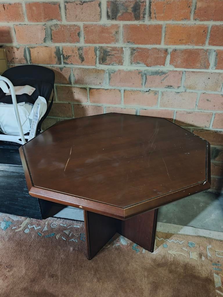 Achthoekige tafel, Ophalen