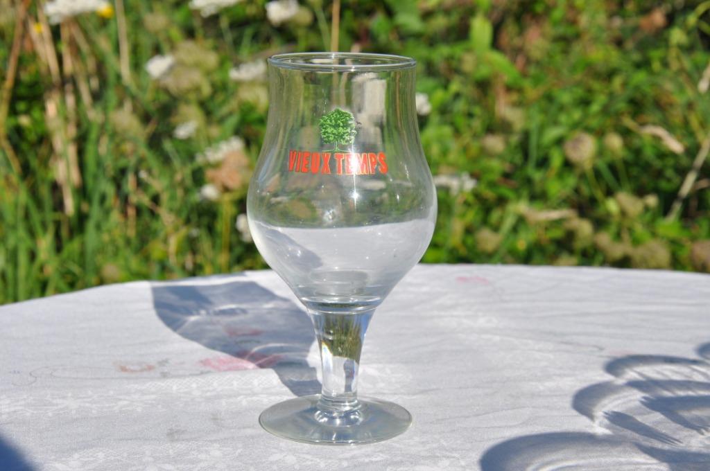 verre a biere sur pied vieux temps 25cl, Enlèvement ou Envoi, Comme neuf, Verre ou Verres, Autres marques