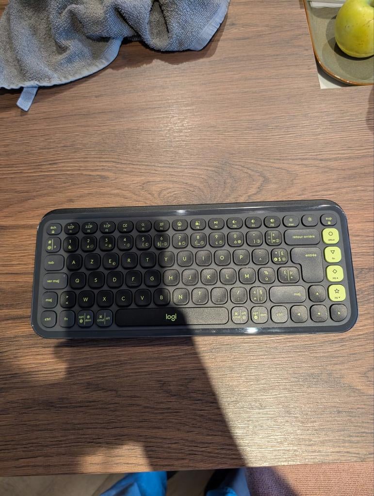Logitech popkeys toetsenbord Azerty Frans, Computers en Software, Toetsenborden, Ophalen, Azerty