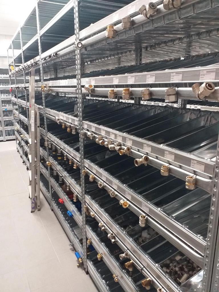 Rack métallique avec bac de rangement et séparateur, Enlèvement ou Envoi, Comme neuf