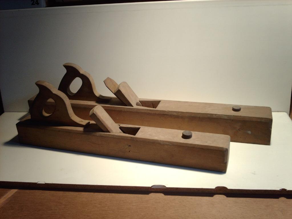 Deux grands avions à main, Antiquités & Art, Enlèvement