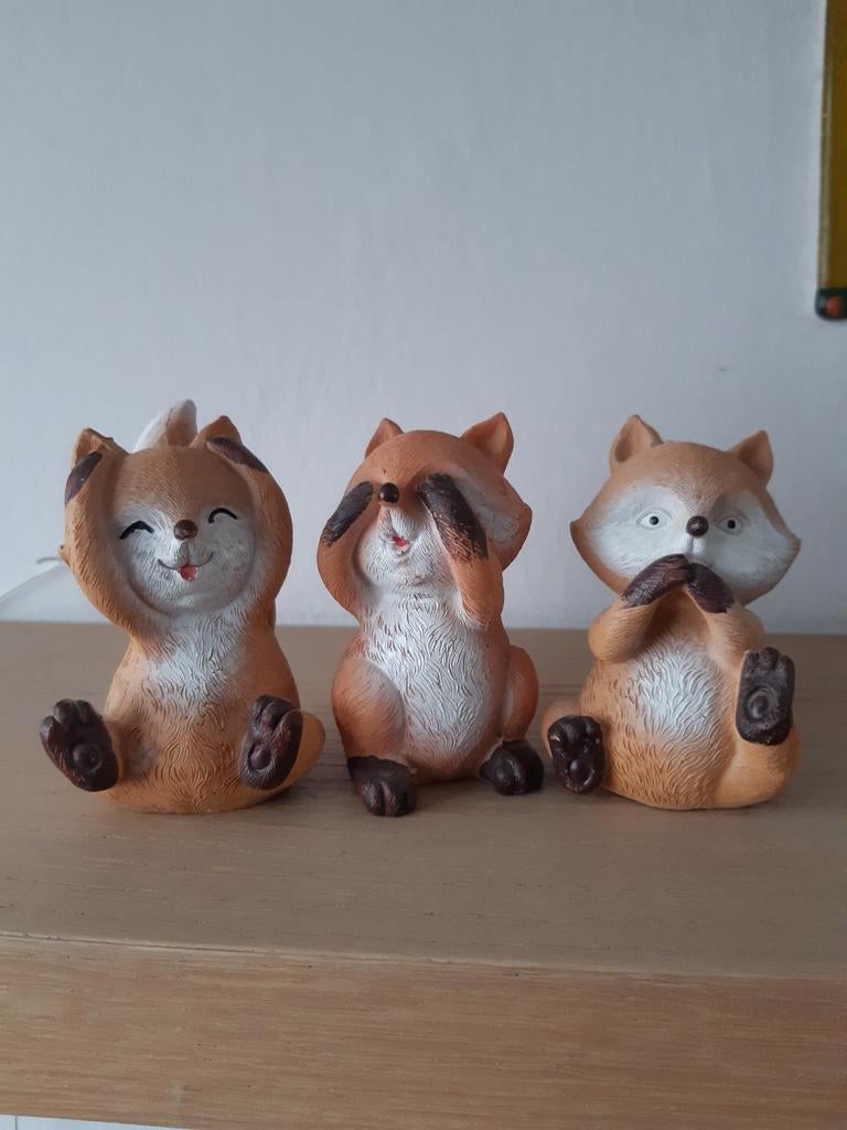 Leuke vossen beeldjes Horen,zien en zwijgen, Ophalen