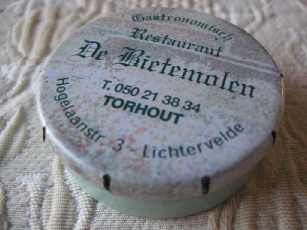 boîte à bonbons d'une  époque ancienne, Antiquités & Art, Envoi