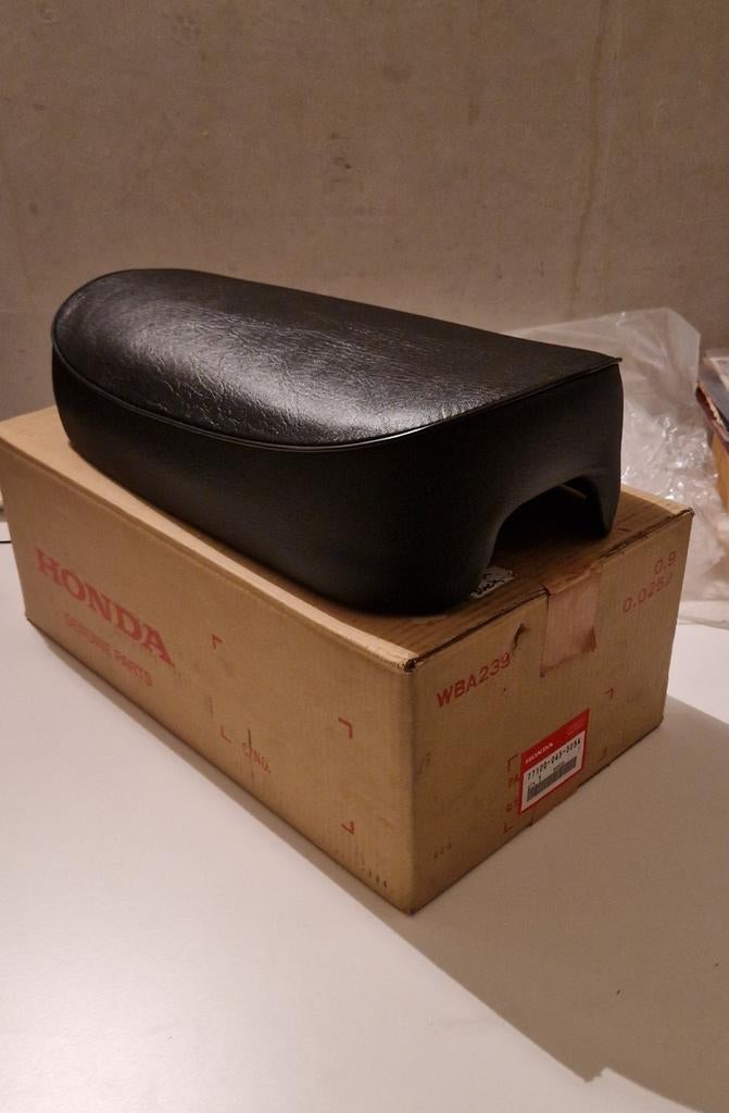 Honda Monkey Z50 CZ100 Z50M nos Zadel Seat !!!, Fietsen en Brommers, Verzenden, Nieuw, Zadel, Honda