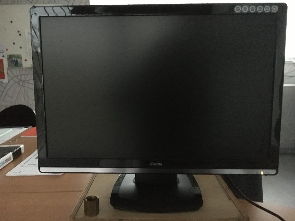 beeldschermen 22 inch en 24 inch, Computers en Software, Monitoren, Ophalen of Verzenden, Zo goed als nieuw, Iiyama