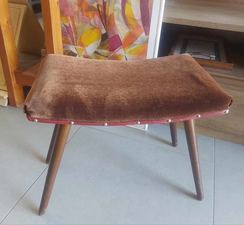 Vintage voetenbankje, Ophalen