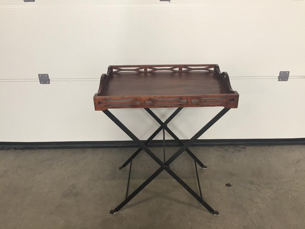 (32) Groot houten dienblad met metalen onderstel, Huis en Inrichting, Woonaccessoires | Dienbladen, Zo goed als nieuw, Ophalen