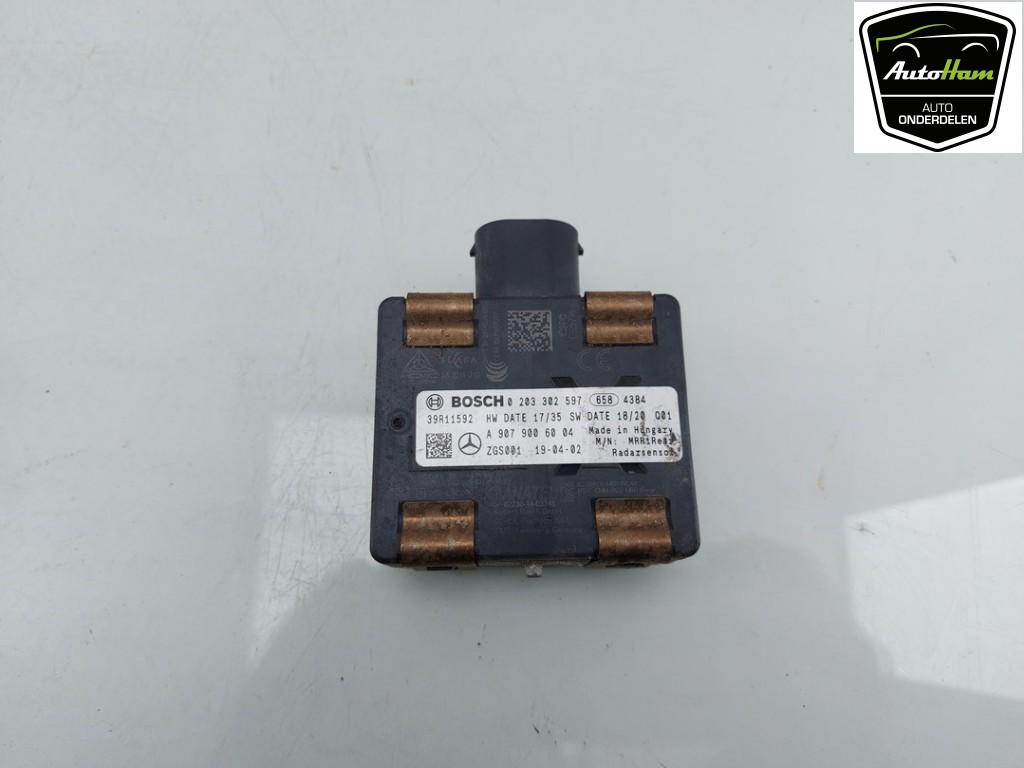 DODE HOEK SENSOR Sprinter 3,5t (907.6 / 910.6), Robert Bosch AG, Gebruikt, Mercedes-Benz, Robert-Bosch-Allee 1
74232  Abstatt, DE