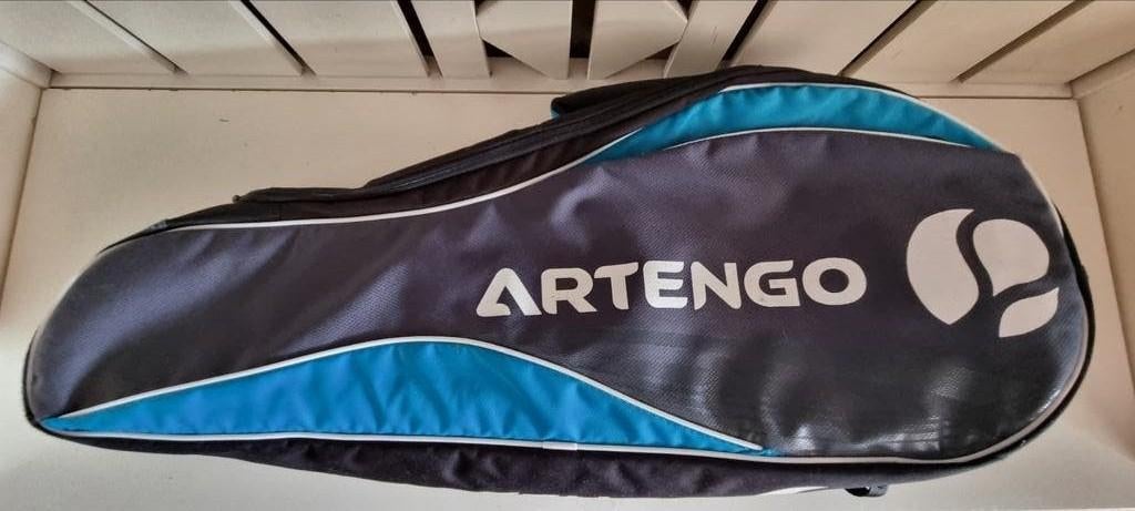 Tennistas van het merk „ARTENGO”, die 4 rackets kan bevatten, Sport en Fitness, Tennis, Tas