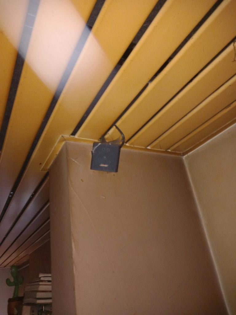 Home cinéma « Bose », Enlèvement