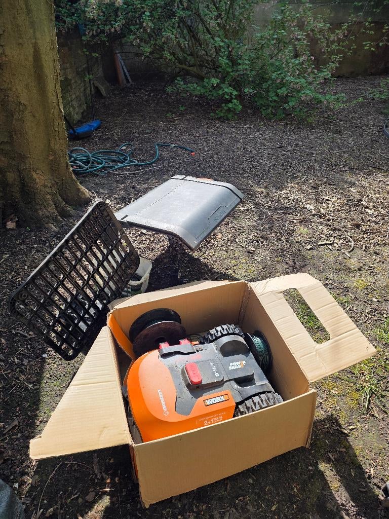 Robotmaaier Worx S300  voor tuinen to 300m², Enlèvement, Utilisé, Worx, Contrôlable via l'application