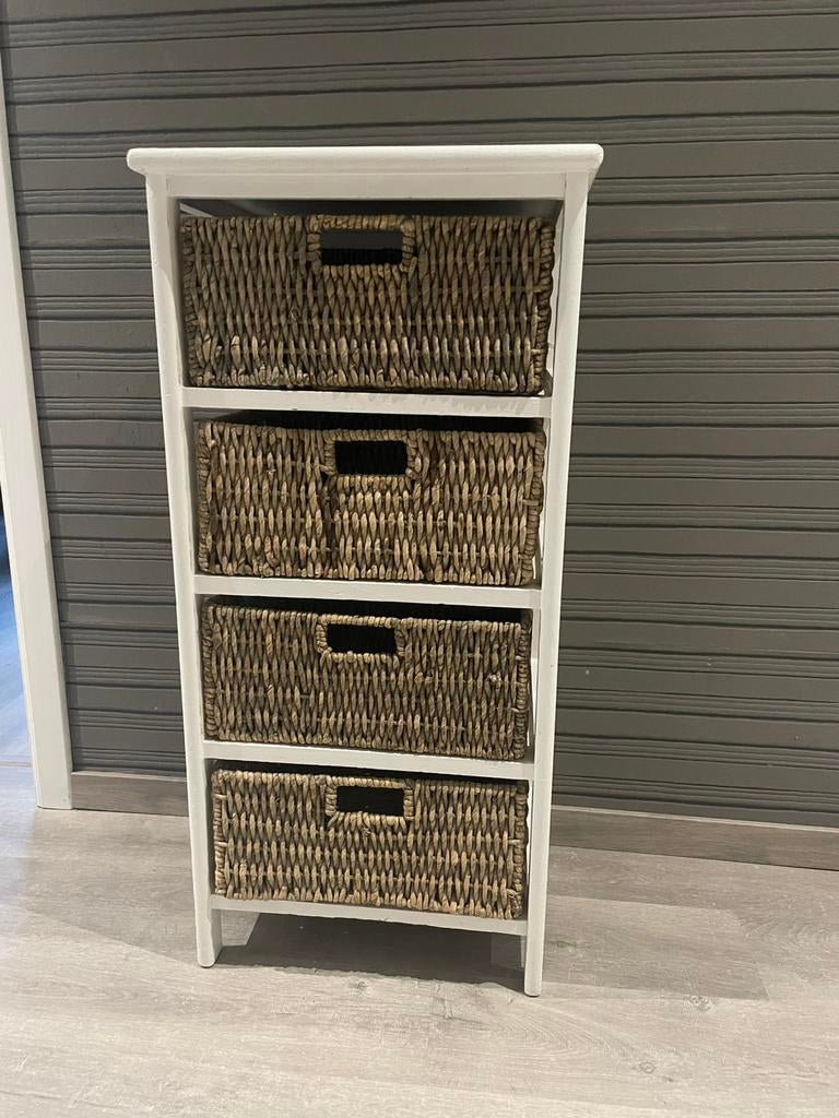 Lzdenkastje met 4 rieten mandjes, Enlèvement, Comme neuf